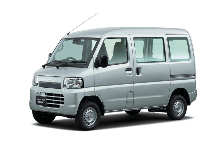 ワンボックスタイプの軽商用BEV「三菱ミニキャブEV」。最新モデルはこれまで「ミニキャブ ミーブ」の車名でラインナップされていたBEVの改良型で、車名変更と同時にモーターや駆動用バッテリーなど電動系コンポーネントのアップデートが行われた。