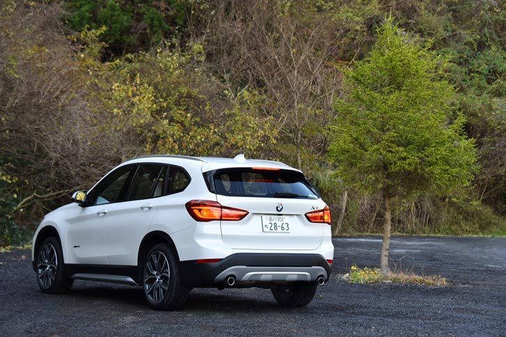 BMWのSUVとしては最もコンパクトなボディーサイズの「X1」。2代目は2015年6月に本国で発表され、同年10月に日本に導入された。