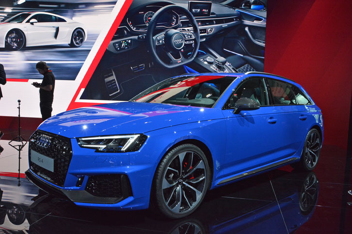 「アウディRS 4アバント」