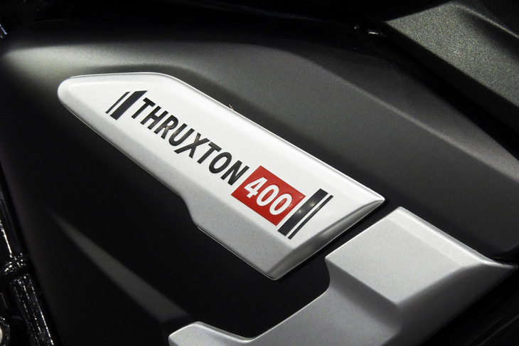 トライアンフ・スラクストン400