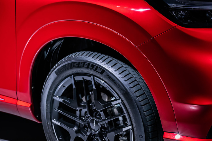 ホンダ・ヴェゼルe：HEVモデューロXコンセプト（フロントホイールアーチ）