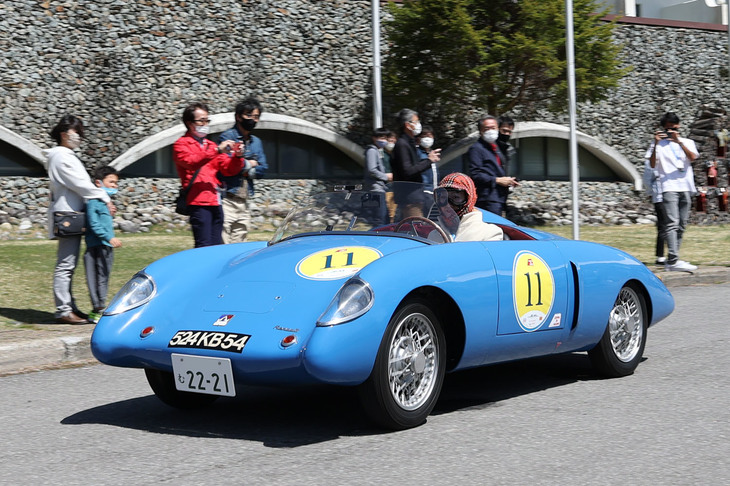 今回の白眉だった1953年「ルノー4CV」ベースのワンオフのスペシャル。しかも女性ドライバーによるソロドライブ。数々のトラブルを乗り越えて完走した。