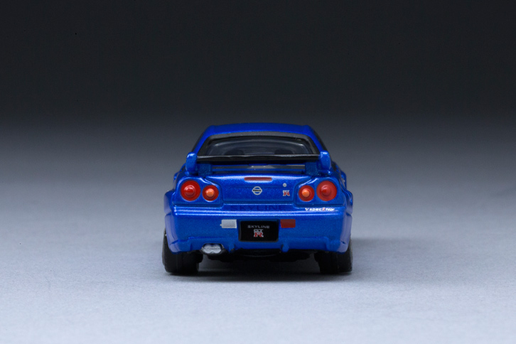 R34型「GT-R」の中でも、「VスペックII Nur」は生産終了の半年前に発表された最終記念モデルであり、発売日の2002年1月24日に全500台が即日完売となった。（写真＝郡大二郎）