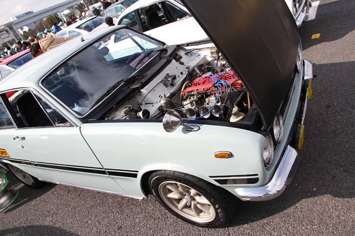 仕向け地不明の左ハンドルの「いすゞ・ベレット1600GT」を「1600GTR」仕様に仕立て直した個体。通常の右ハンドル仕様ではワイヤー式のクラッチが油圧式となるなど、細かな違いがあるという。