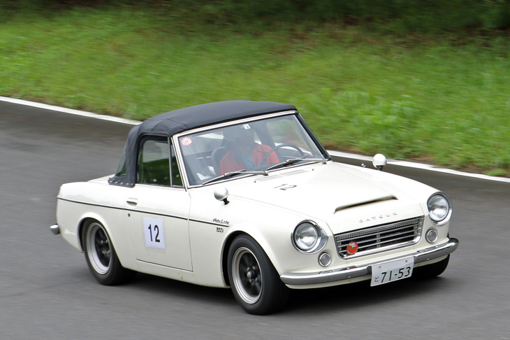 1967年「ダットサン1600スポーツ」（SPL311）。SUツインキャブを備えて90PS（グロス）を発生する1.6リッター直4 OHVのR型エンジンを積んだ「フェアレディ1600」（SP311）の北米輸出仕様。