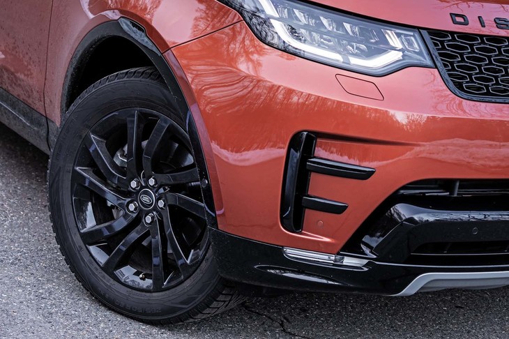 試乗車は、前後に265/50R20サイズの「ノキアン・ハッカペリッタR2 SUV」スタッドレスタイヤを装着していた。