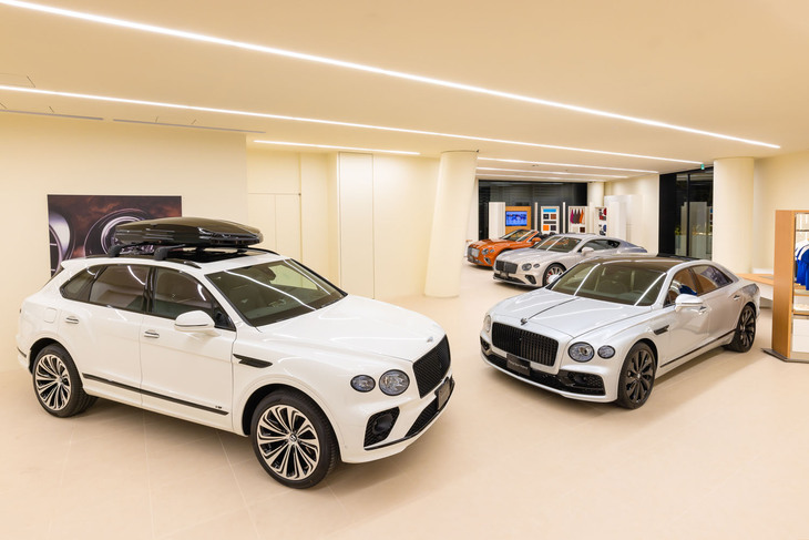 ベントレー東京 芝ショールーム（インテリア）