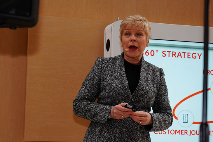 仏シトロエンのリンダ・ジャクソンCEOは、2020年に「C5エアクロスSUV」のプラグインハイブリッド車を市場投入することを明らかにした。