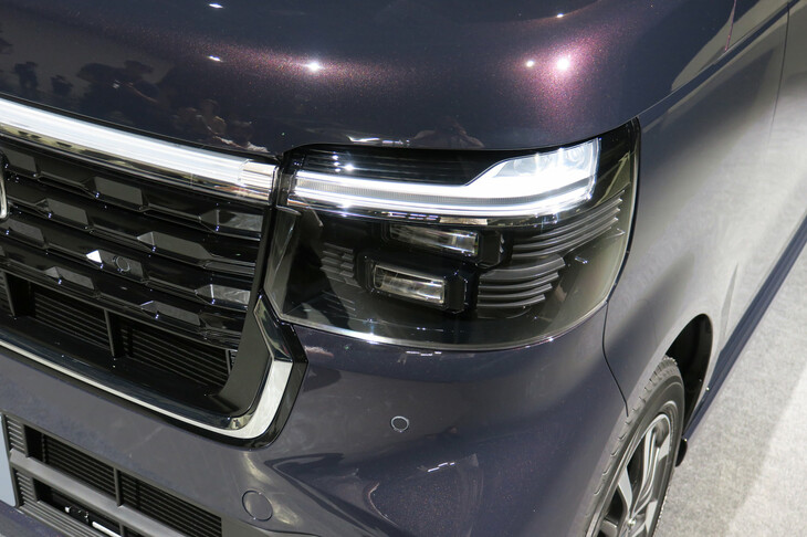 ホンダN-BOXカスタム（ヘッドランプ）