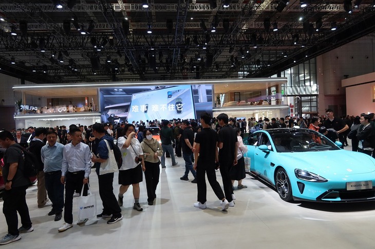 会場における一番人気のブースはシャオミ。入場待ちの列がすごかった……。