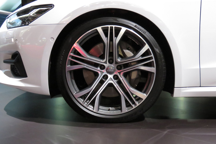 アウディA7スポーツバック（フロントホイール）