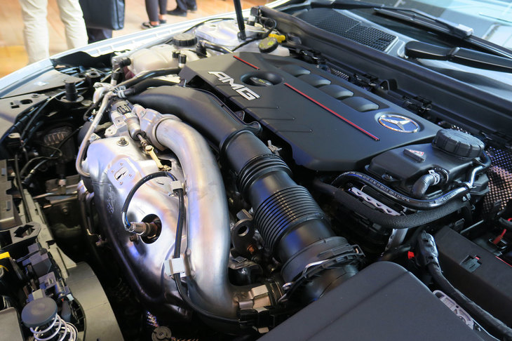 メルセデスAMG A35 4MATIC（エンジン）