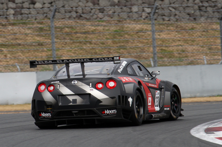 2011年のFIA GT1世界選手権で、ミハエル・クルム／ルーカス・ルアーが4勝を挙げてドライバーズタイトルを獲得した「GT-R GT1」。インフィニティのSUVなどに積まれている5.5リッターV8 DOHC 32バルブをチューンしたエンジンを搭載。