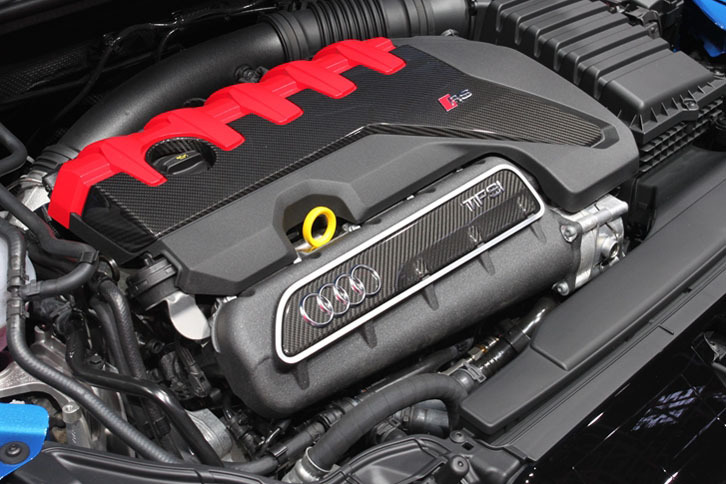 アウディRS 3セダン（エンジン）