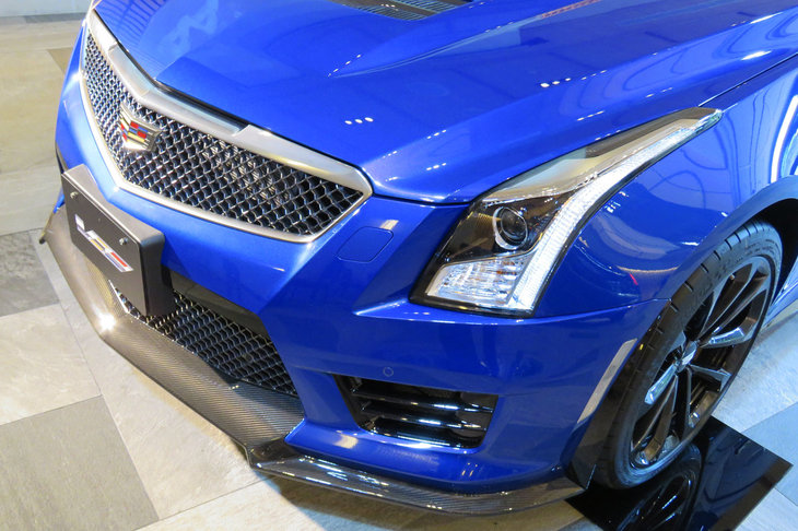 キャデラックATS-Vベクターブルースペシャル（フロントまわり）