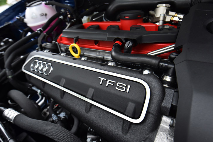 2.5リッター直5ターボエンジンは、最高出力が367psに、最大トルクが47.4kgmに高められた。