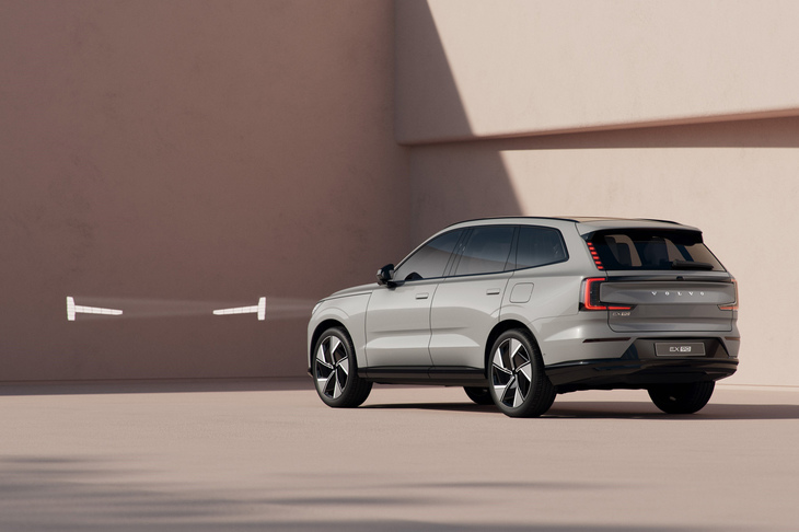 カメラやレーダー、LiDAR（ライダー）などの最新センサーと高性能コアコンピューターを組み合わせた運転支援機能「パイロットアシスト」を搭載する。