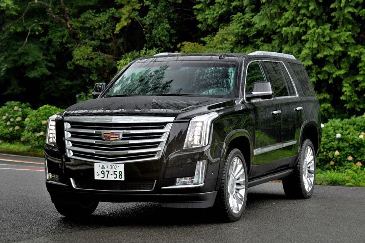 キャデラック・エスカレード プラチナム
	ボディーサイズ：全長×全幅×全高＝5195×2065×1910mm／ホイールベース：2950mm／車重：2670kg／駆動方式：4WD／エンジン：6.2リッターV8 OHV 16バルブ／トランスミッション：8段AT／最高出力：426ps/5600rpm／最大トルク：623Nm/4100rpm／タイヤ：（前）285/45R22 （後）285/45R22／価格：1360万円