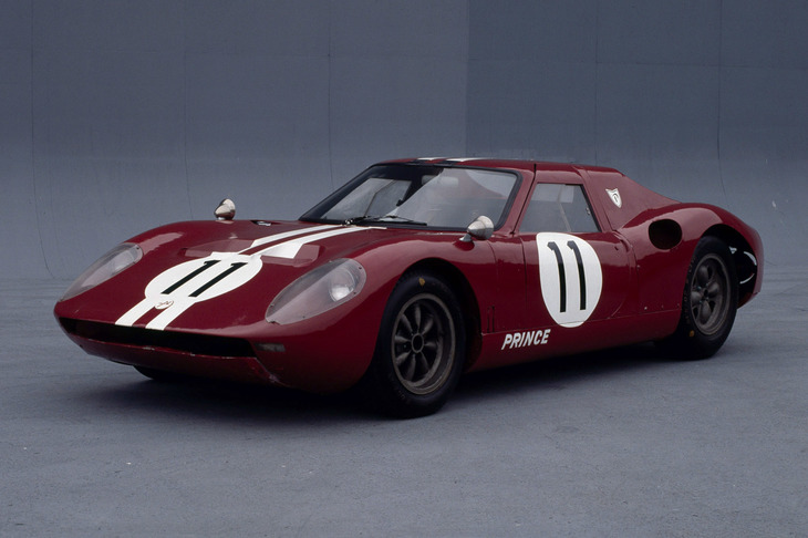 2リッター直6 DOHCエンジンを搭載したプロトタイプレーシングカー「R380」。全クラス混走となった1966年の第3回日本グランプリで、見事優勝を果たした。