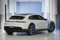 【ジュネーブショー2018】ポルシェ、クロスオーバーEVのコンセプトカーを公開の画像