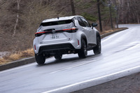 独自のチューニングにより、明らかに“いいクルマ感”が増している「GRスポーツ」。スタンダードモデルにも、このくらいのダイナミクス性能があっていいのではと思ってしまった。