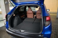 ホンダ自慢のセンタータンクレイアウトが可能にした、広々としたラゲッジスペース。開口部が低いのもありがたい。