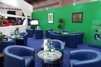 車両展示スペースの奥に用意されたラウンジ。会期中は多くのカスタマーが会場に訪れるという。