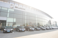 北京市内のビュイックのショールーム。2800万台という規模を誇る中国市場では、独、日、米、そして吉利汽車や長安汽車といった地元の自動車メーカーが、シェア争いを繰り広げている。