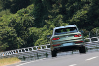 大幅改良を受けた「ベントレー・ベンテイガ」は、日本では2020年末ごろのデリバリー開始が予定されている。