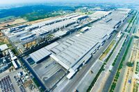 生産効率については、今日におけるインド・マネサール工場を基準に50％の改善を図る。同工場は年産90万台の能力を持つ、インド最大の生産拠点だ。＋50％という目標に対し、現時点で最も新しいカルコダ工場などが、どれほどの生産効率を実現しているのか、聞きそびれてしまった。