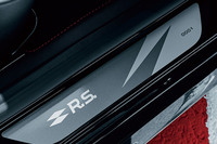 「ルノー・ルーテシアR.S.」にF1マシンをイメージした限定車の画像