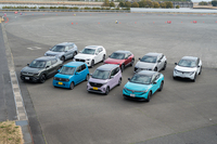 日産のテストコースであるグランドライブに集まったのは計6ブランドの全12台（3台は別の場所にある）。これらをまとめてドライブした。