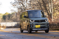 フロントウィンドウの上端が前に10cm移動したため、全体のスタイリングがよりボクシーになった。かわいらしさと力強さを両立したたたずまいだ。