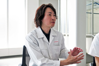 ホンダアクセス商品企画部デザインブロックの佐藤友昭さん。「ZR-V」の用品装着車のテイストは、あくまでベース車であるZR-Vの延長線上にあるという。