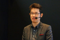 「CX-3」のデザインを取りまとめたチーフデザイナーの松田陽一さん。