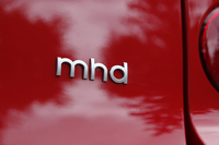 「mhd」とはスマートのアイドリングストップ機構のこと。日本では2008年の末に導入が開始された。
    