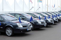 ヴェルサティスは、近年カンヌ映画祭のオフィシャルカーでもある。