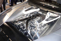 エンジンは4.2リッターV8スーパーチャージドエンジン。エアインテークなど、隅々までポリッシュされる。