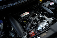 「GTi」と同じ1.6リッター直4直噴ターボエンジンを搭載。最高出力208ps、最大トルク30.6kgmを発生する。