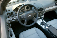 「アバンギャルド」の内装