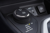 新型「ジープ・チェロキー」が日本上陸の画像