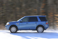 デザインやエンジンのラインナップに変更が加えられた、2013年モデルの「フリーランダー2」。日本市場では2013年2月2日に発売される。