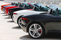 クローズドコースでの試乗は、スペインのナバラサーキットで実施された。
    