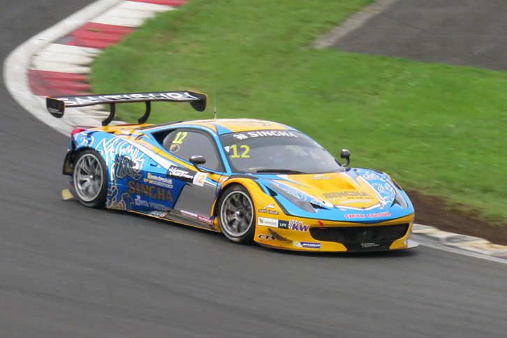 決勝レースで7位となったシンハー モータースポーツ チームの「フェラーリ458 GT3」。シンハーとはタイの有名なビールブランドである。