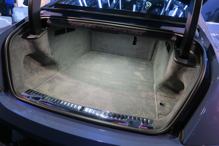 ロールス・ロイス・スペクター プロフェシー（トランクルーム）