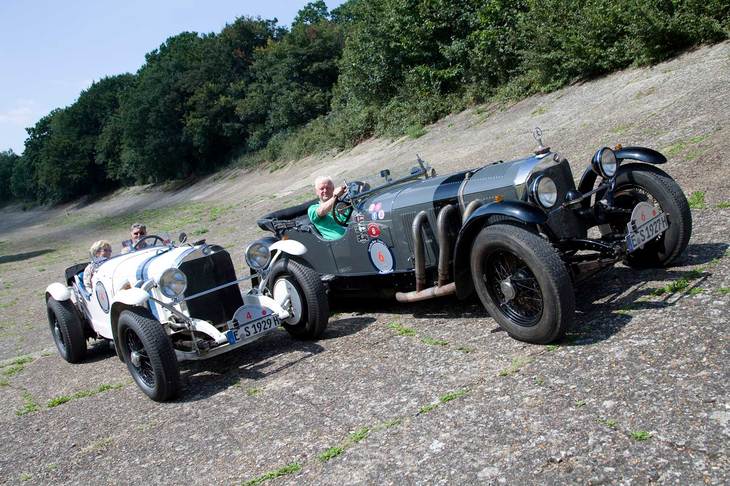 英国で行われたイベント「メルセデス・ベンツ クラシックデイズ2008」に参加した「710 SSK」（左）と「710 SSレンシュポルト」。