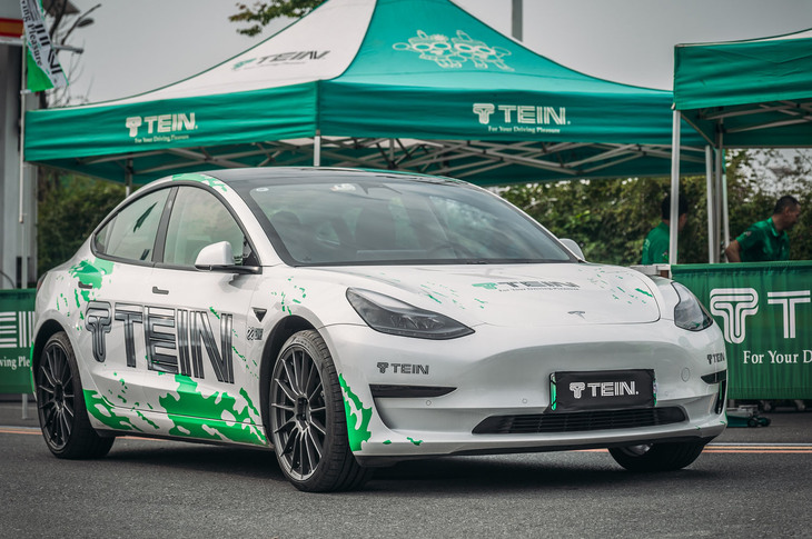 日本でもおなじみの「テスラ・モデル3」。グレードはスタンダードレンジの後輪駆動だった。