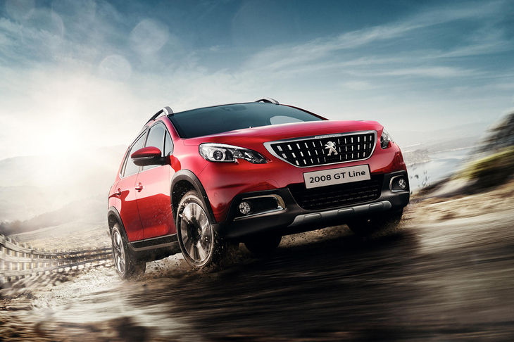 「プジョー2008 GTライン」