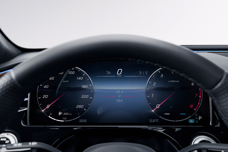 メルセデス・ベンツEクラス（液晶メーターパネル）