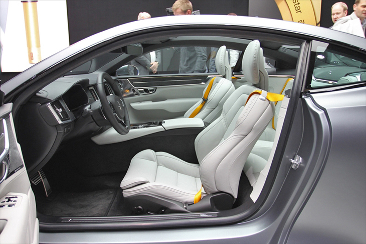 ポールスター1（フロントシート）